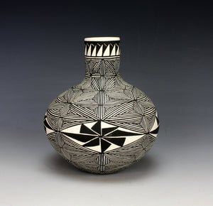 Acoma Pueblo Native American Indian Pottery Fine Line Jar #2 - Ruth Estevan