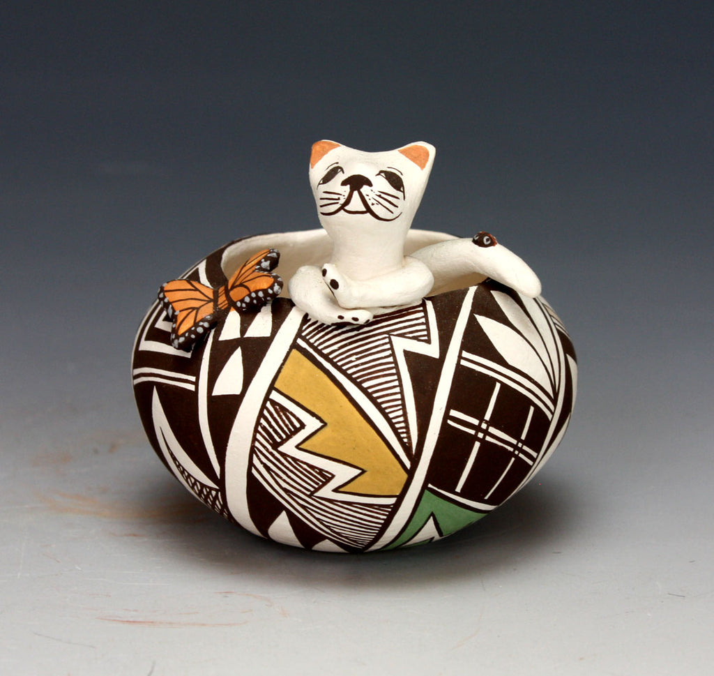 Native American Pueblo Pottery - C & D Gifts Native American Art