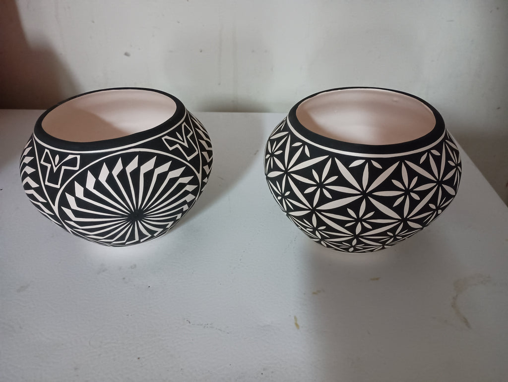 Acoma Pueblo Native American Pottery Small Black & White Jars - Katherine Victorino