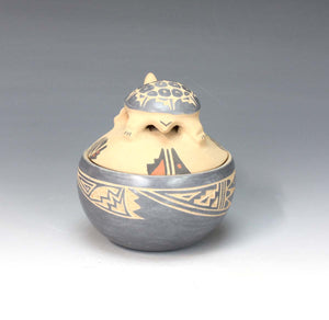 Jemez Pueblo American Indian Pottery Turtle Lidded Jar - Georgia Vigil