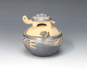 Jemez Pueblo American Indian Pottery Turtle Lidded Jar - Georgia Vigil