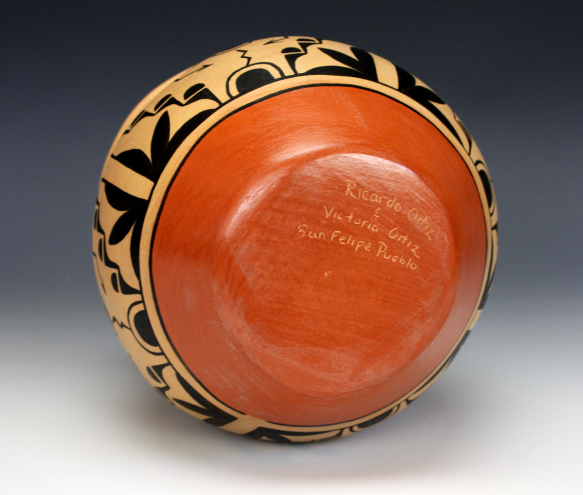 San Felipe Pueblo Native American Indian Pottery Water Jar - Ricardo Ortiz