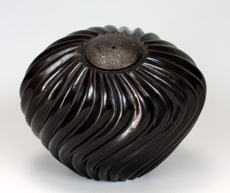 Jemez Pueblo American Indian Pottery Swirl Melon Seed Pot - Gabriel Gonzales