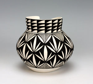 Acoma Pueblo Native American Indian Pottery Yucca Jar - Patrick Rustin Jr.