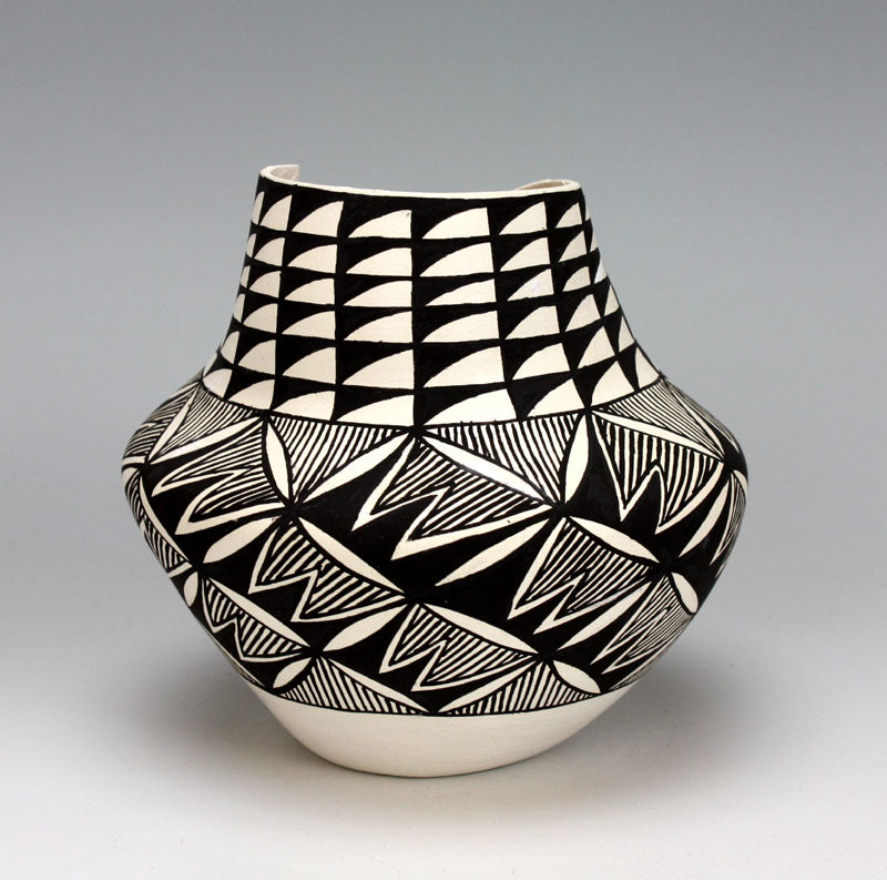 Acoma Pueblo Native American Indian Pottery Rain Jar - Patrick Rustin Jr.