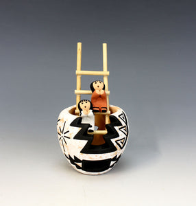 Jemez Pueblo American Indian Pottery Kiva Jar - Teri Cajero