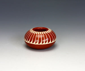 San Ildefonso Pueblo Indian Pottery Small Feather Seed Jar - Geraldine Gutierrez