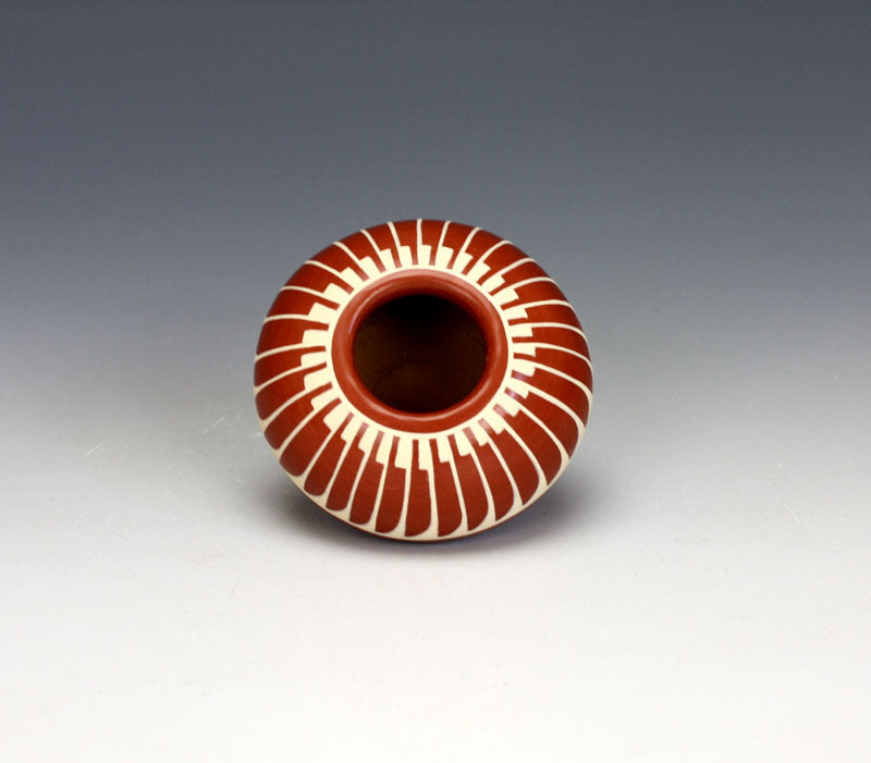 San Ildefonso Pueblo Indian Pottery Small Feather Seed Jar - Geraldine Gutierrez